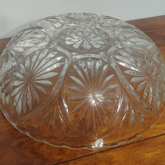 Vintage Glass Bowl with textured design - Picture 3 of 6